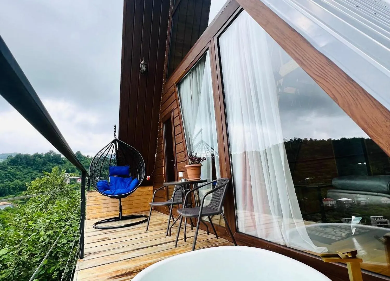 Wayside Cottage Batumi Chalet