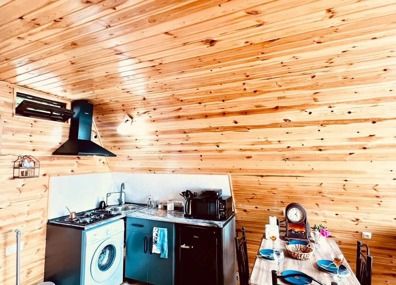Wayside Cottage Batumi