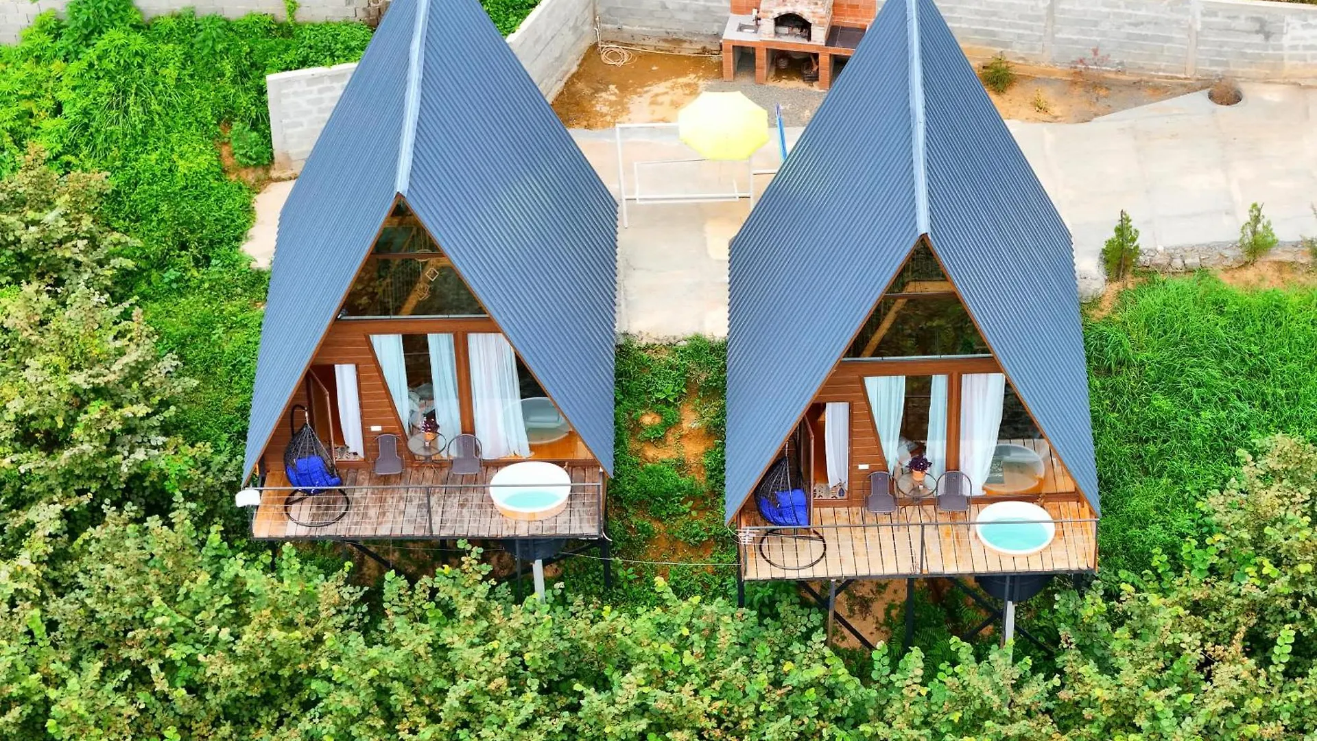 Wayside Cottage Batumi Chalet