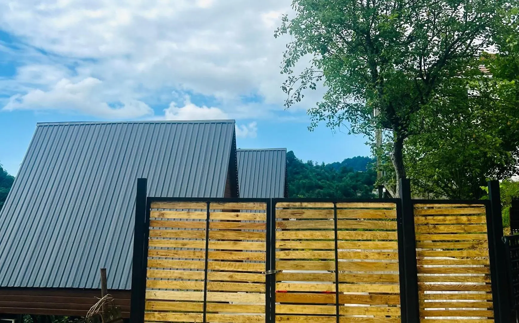 Chalet Wayside Cottage Batumi