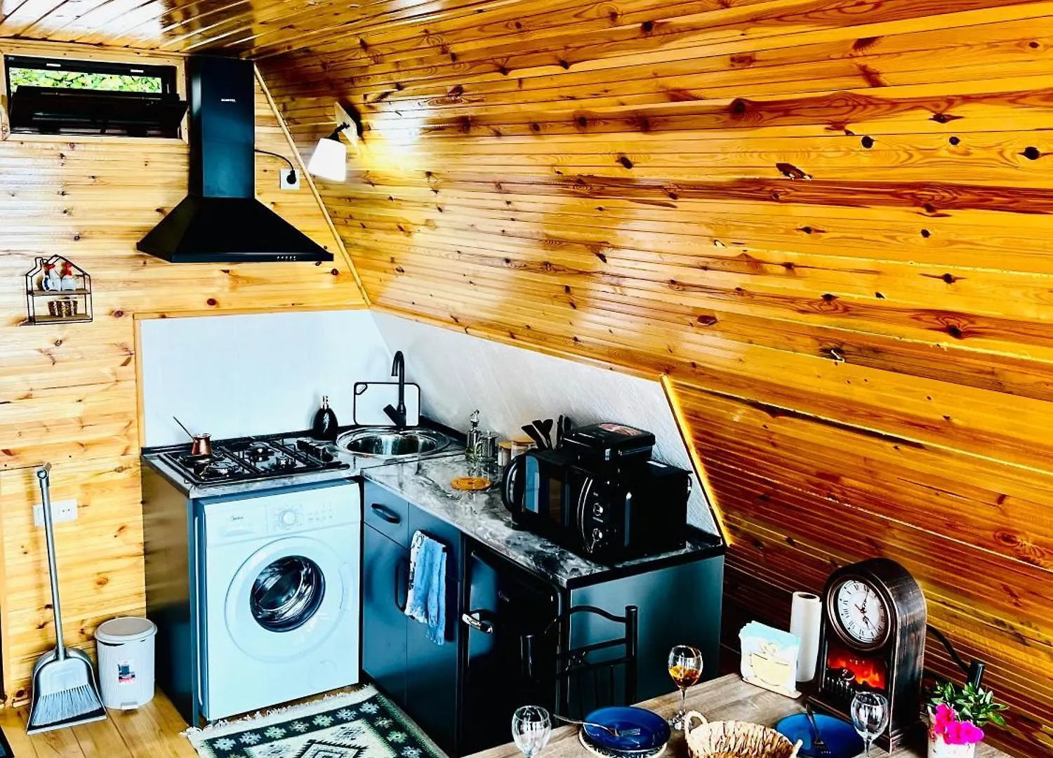 Wayside Cottage 바투미 0*,