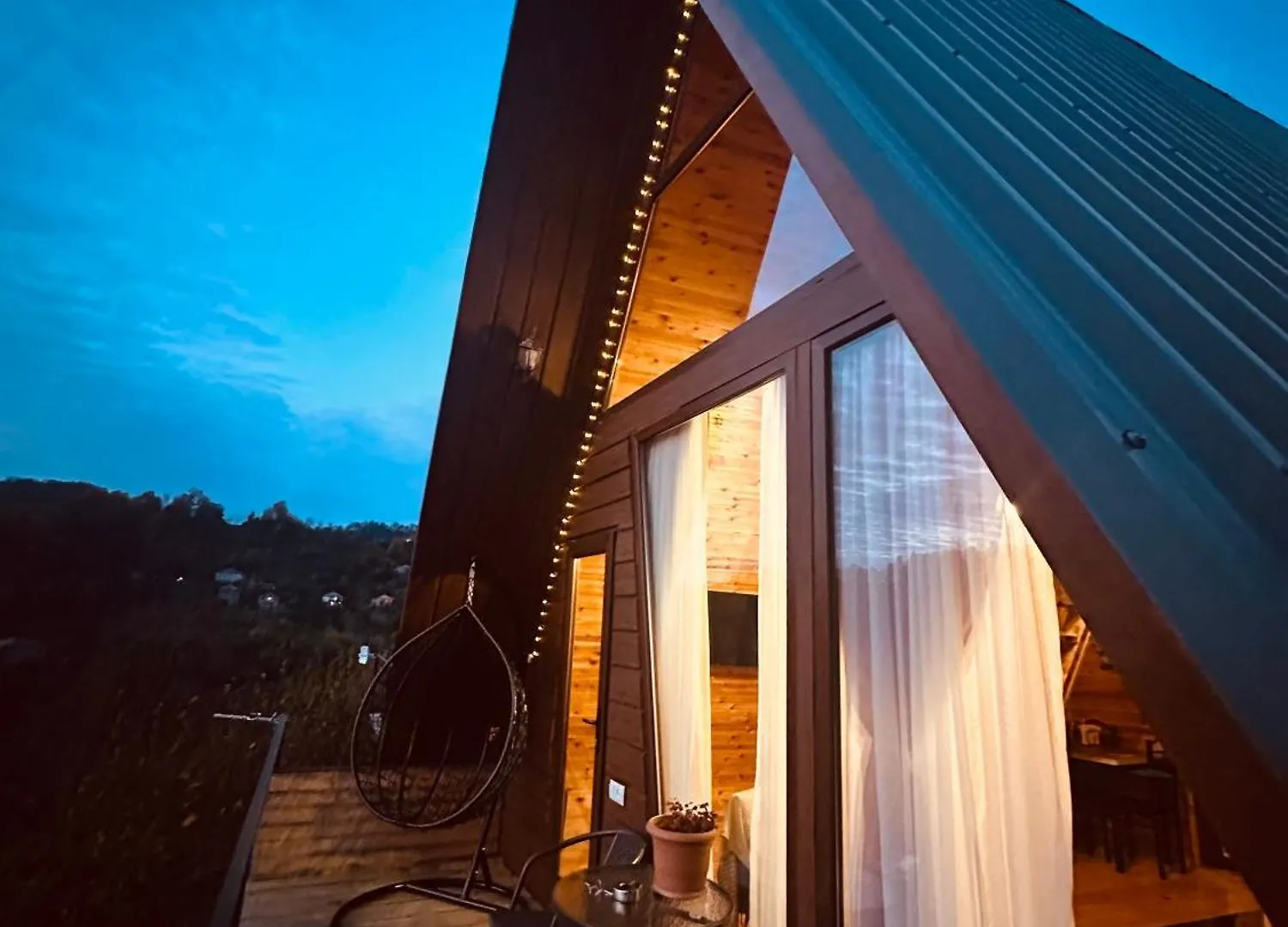 Chalet Wayside Cottage Batumi