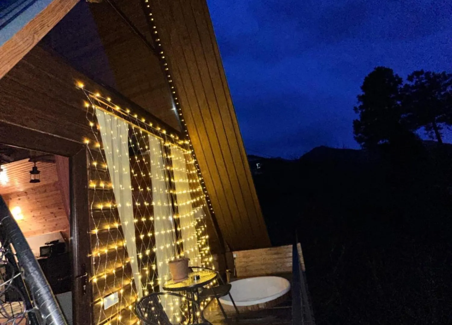 Wayside Cottage Batumi Chalet