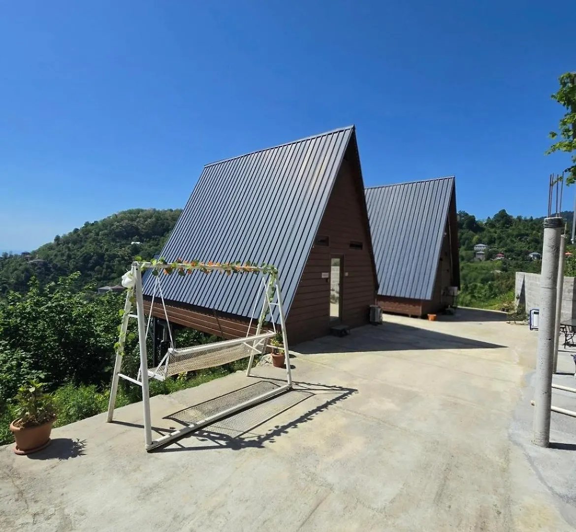 Wayside Cottage Batumi Chalet
